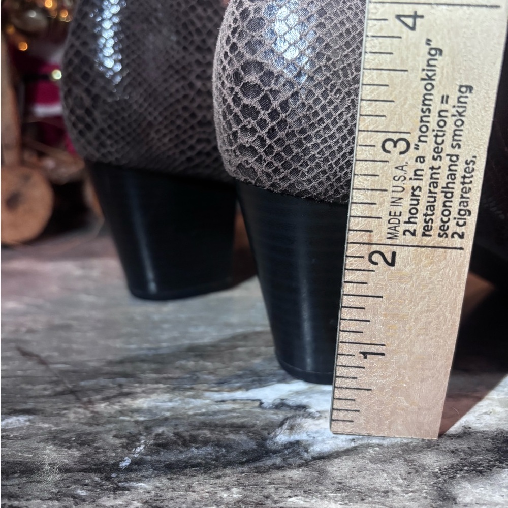 Vionic size 8.5 - Picture 9 of 10